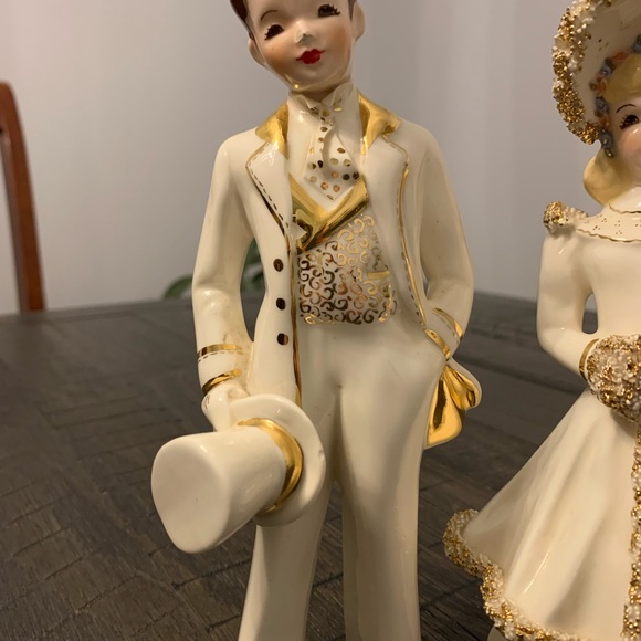 David and Betsy-White With Gold Trim-Blonde Hair - Picture 6 of 11